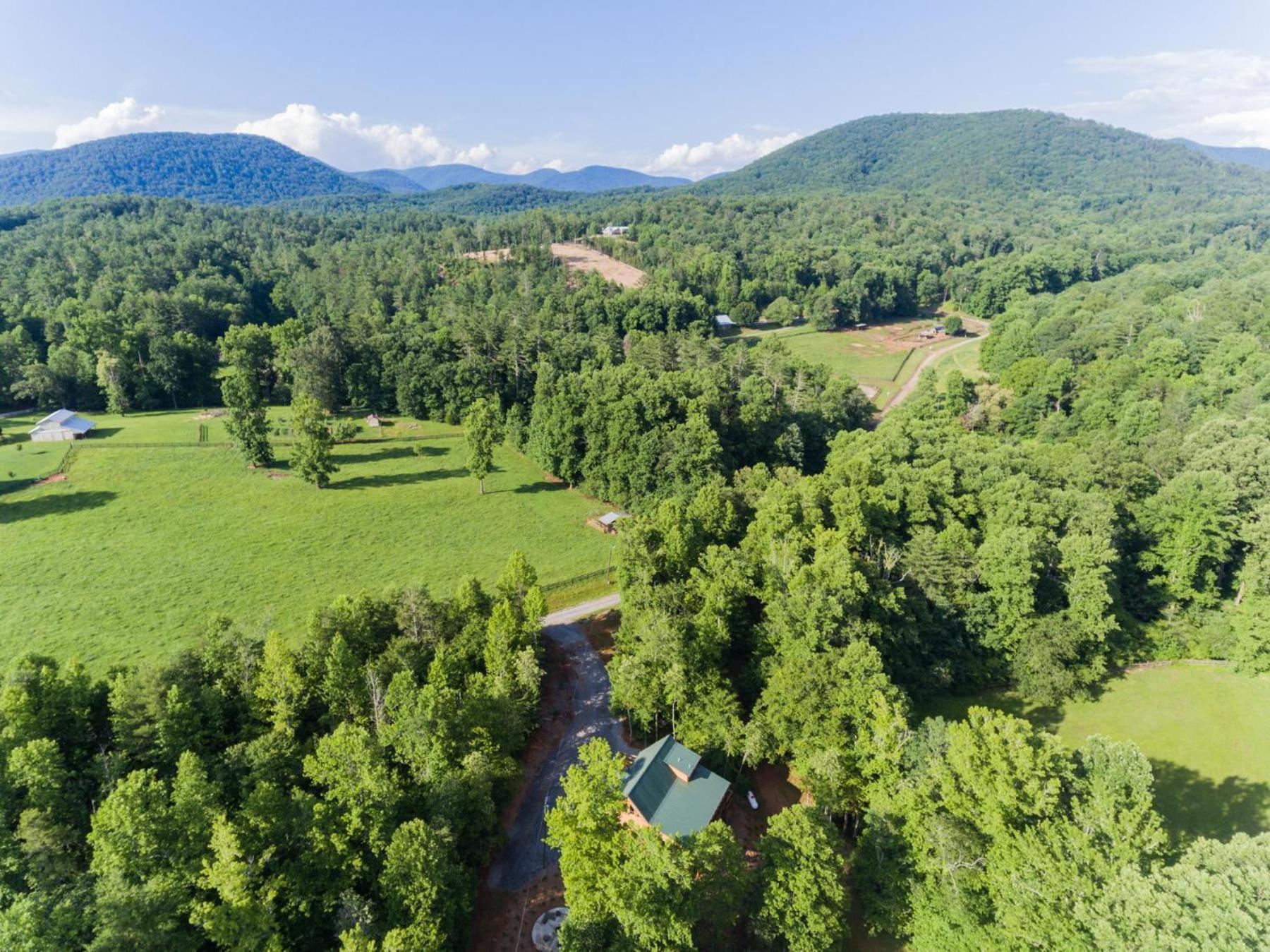 Villa New Listing! Wine Country Retreat - 2 Bed, Hot Tub Dahlonega Exterior foto
