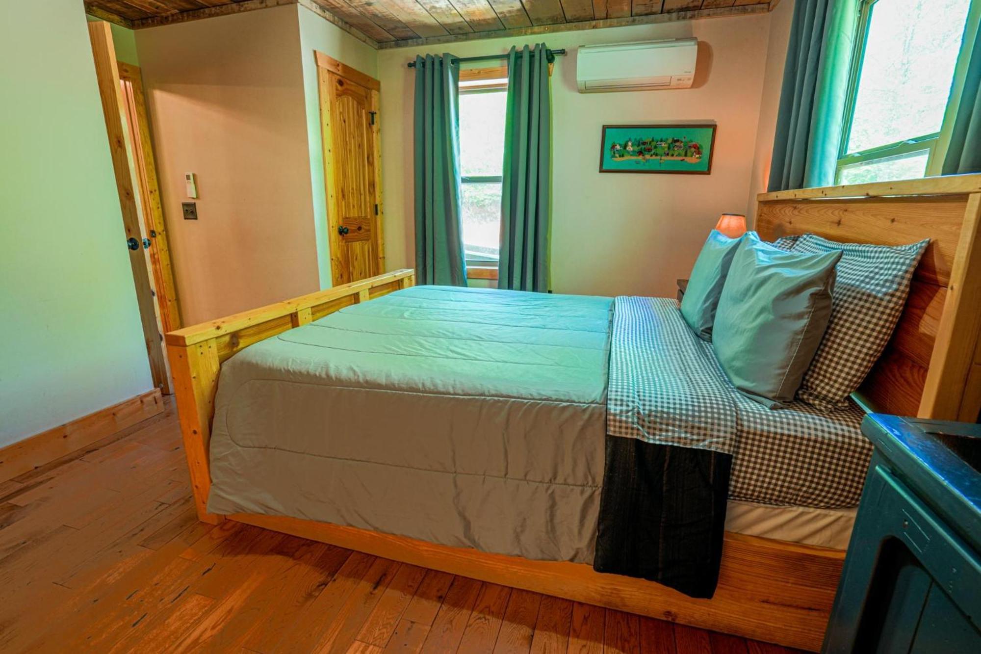 Villa New Listing! Wine Country Retreat - 2 Bed, Hot Tub Dahlonega Exterior foto